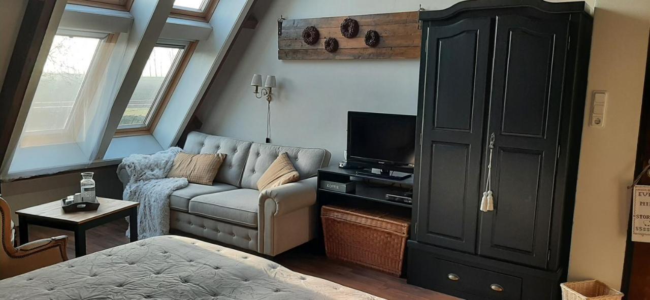 Bed & Breakfast De Kienstee Schoondijke Eksteriør bilde