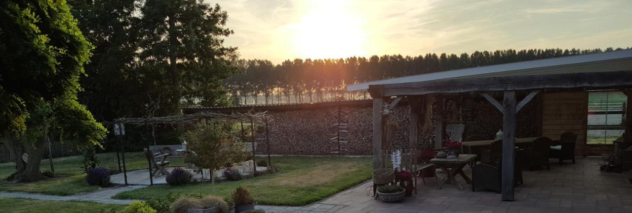 Bed & Breakfast De Kienstee Schoondijke Eksteriør bilde